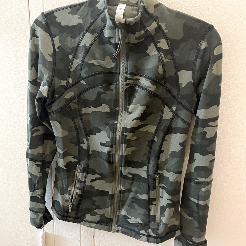 Lululemon army print jacket